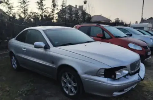VOLVO C70 