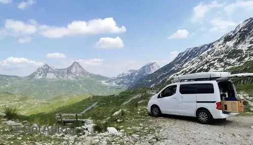 NISSAN NV200 