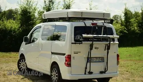 NISSAN NV200 