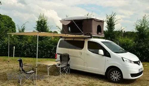 NISSAN NV200 