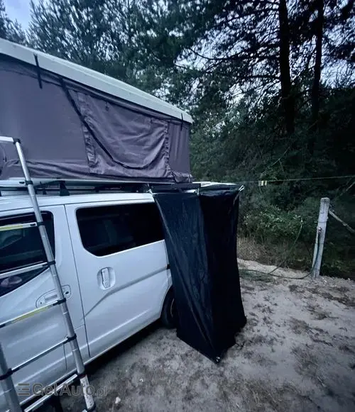 NISSAN NV200 