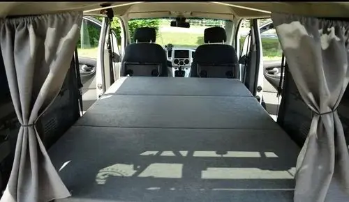 NISSAN NV200 