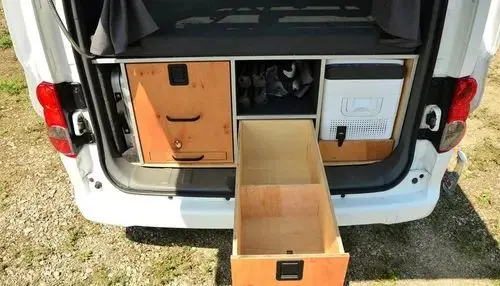 NISSAN NV200 