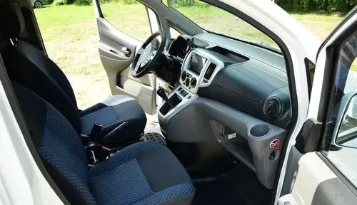 NISSAN NV200 
