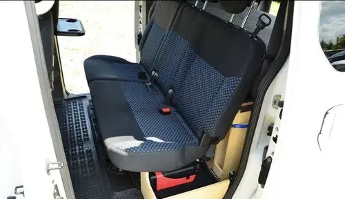 NISSAN NV200 