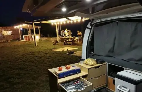 NISSAN NV200 