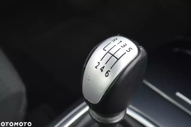 RENAULT Laguna Authentique 110