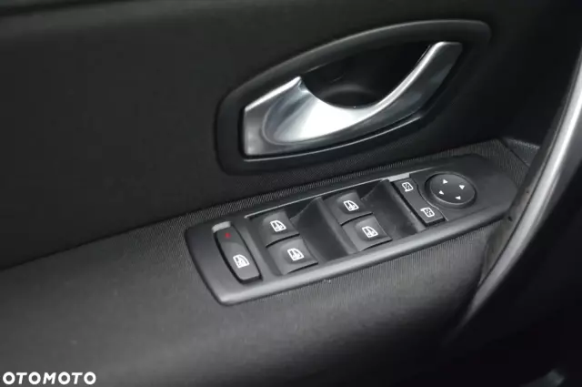 RENAULT Laguna Authentique 110