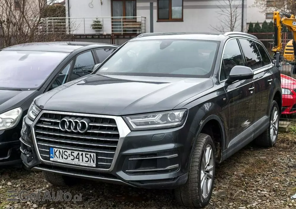 AUDI Q7 