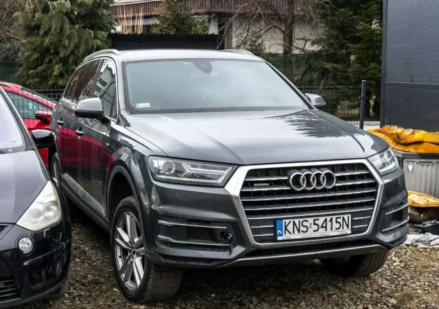 AUDI Q7 