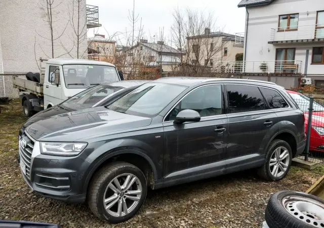 AUDI Q7 