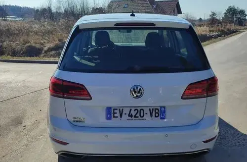 VOLKSWAGEN Golf Sportsvan 