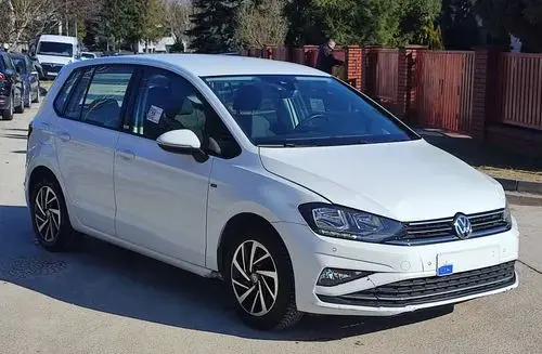 VOLKSWAGEN Golf Sportsvan 