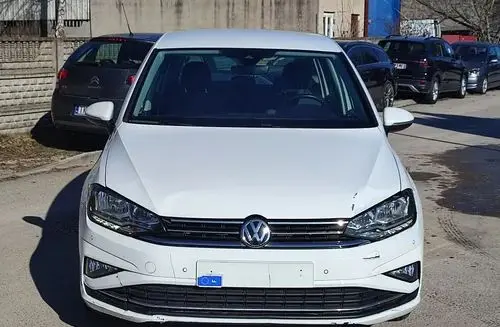 VOLKSWAGEN Golf Sportsvan 