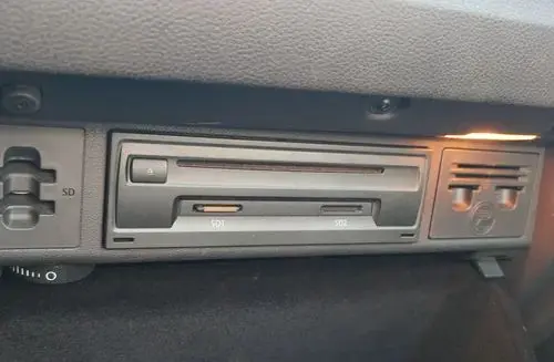 VOLKSWAGEN Golf Sportsvan 