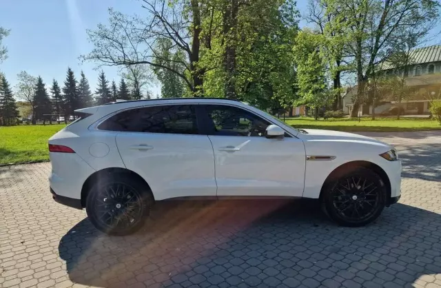 JAGUAR F-Pace 