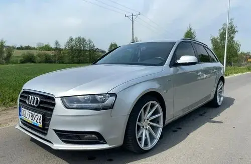 AUDI A4 