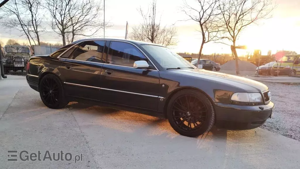 AUDI A8 