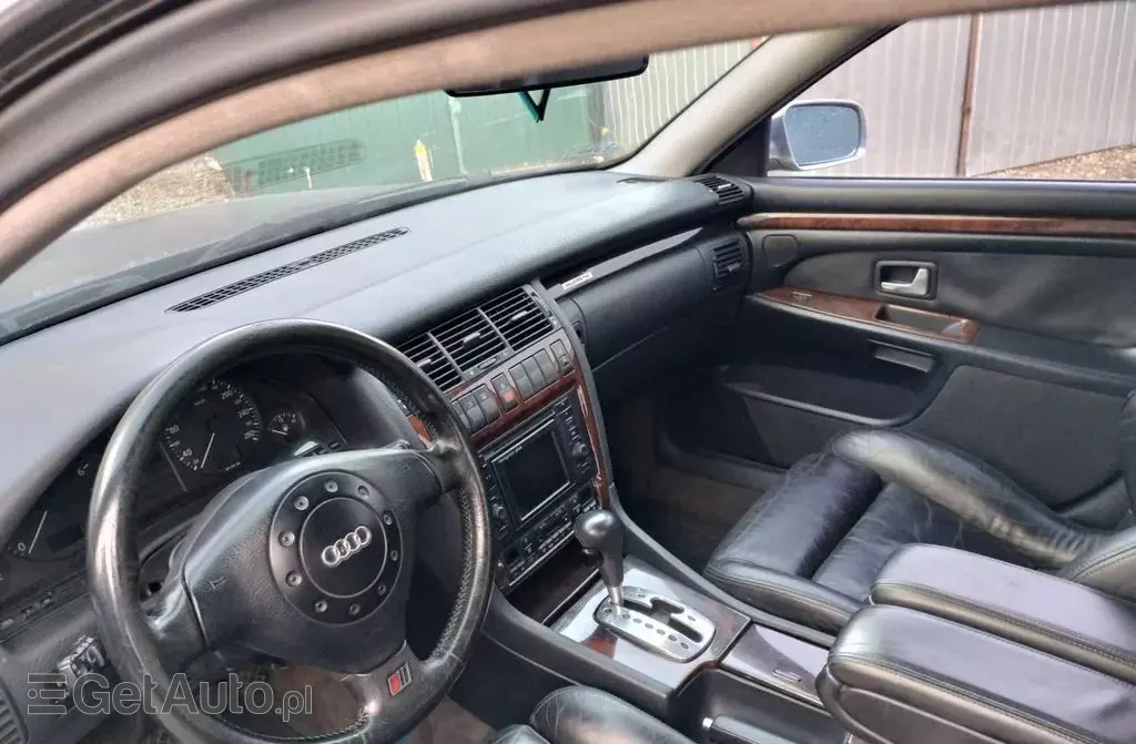 AUDI A8 