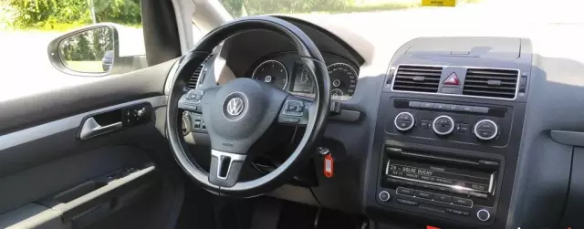 VOLKSWAGEN Touran 