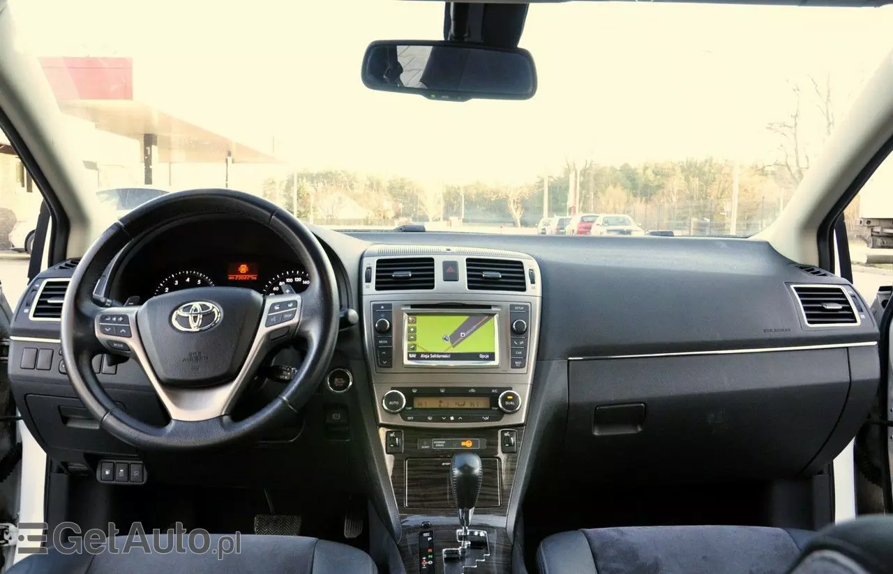 TOYOTA Avensis 2.0 Multidrive S Executive