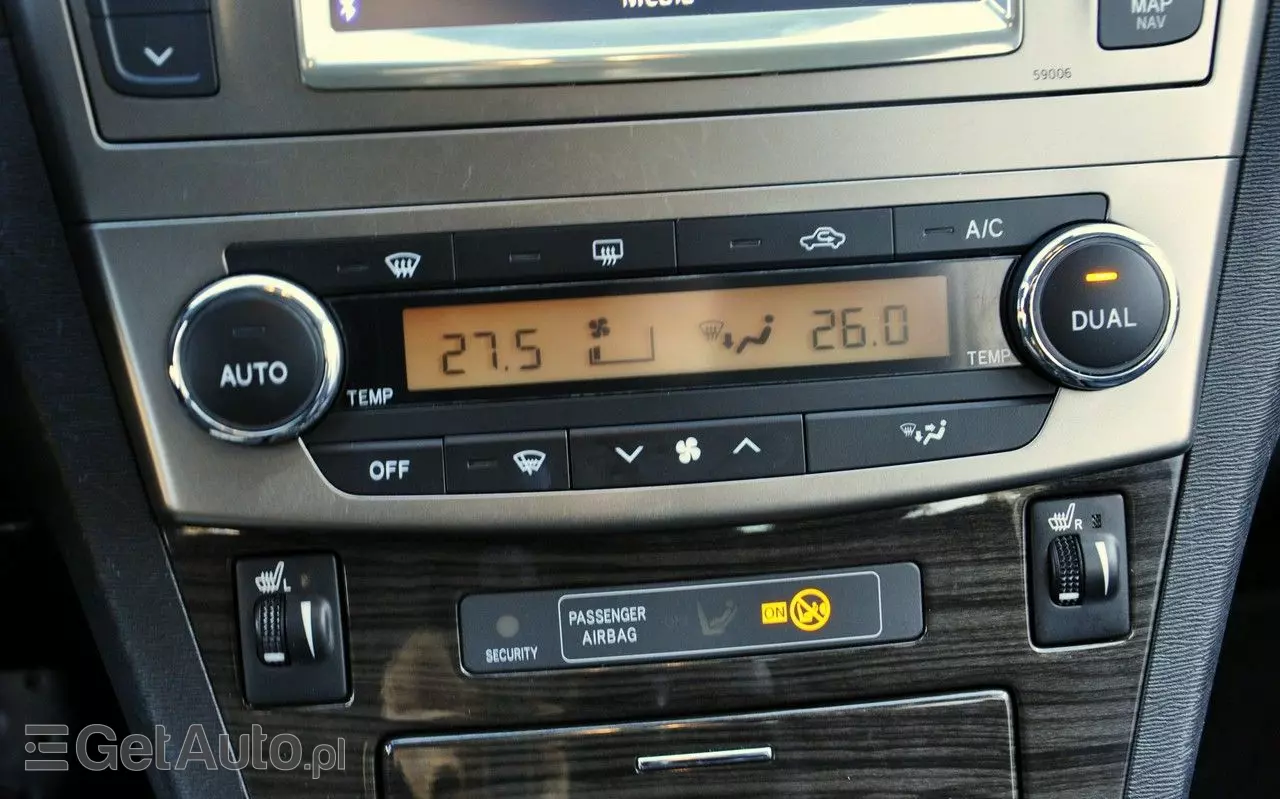 TOYOTA Avensis 2.0 Multidrive S Executive