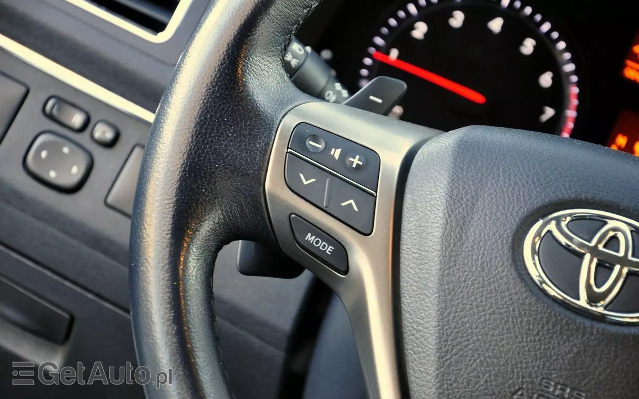 TOYOTA Avensis 2.0 Multidrive S Executive