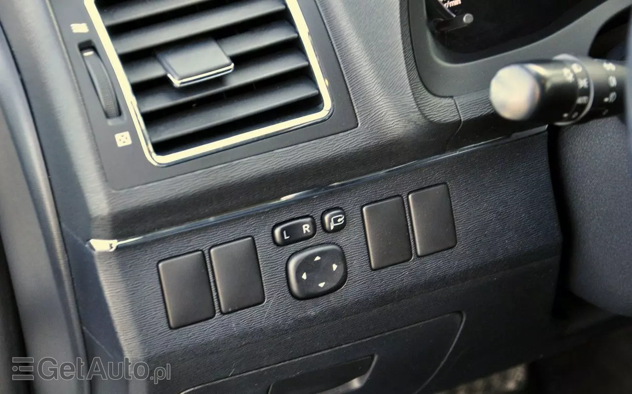 TOYOTA Avensis 2.0 Multidrive S Executive