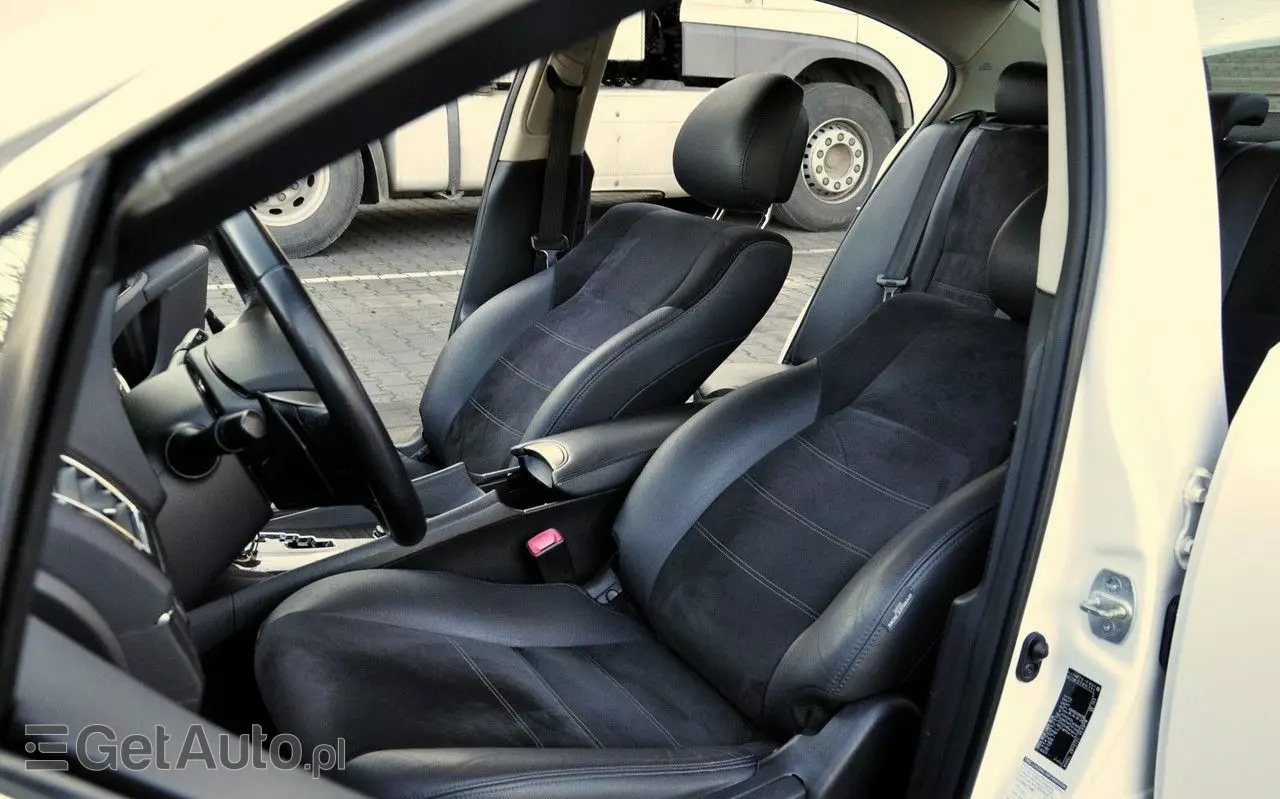 TOYOTA Avensis 2.0 Multidrive S Executive