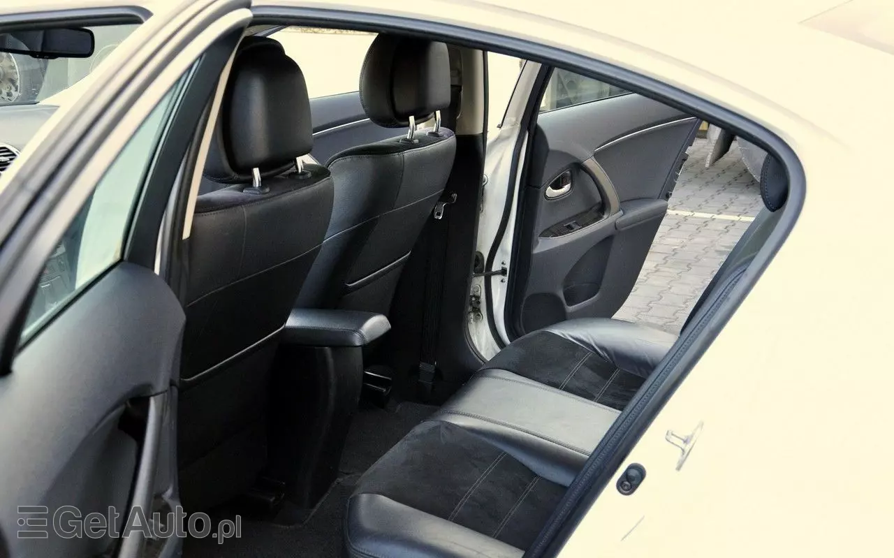 TOYOTA Avensis 2.0 Multidrive S Executive