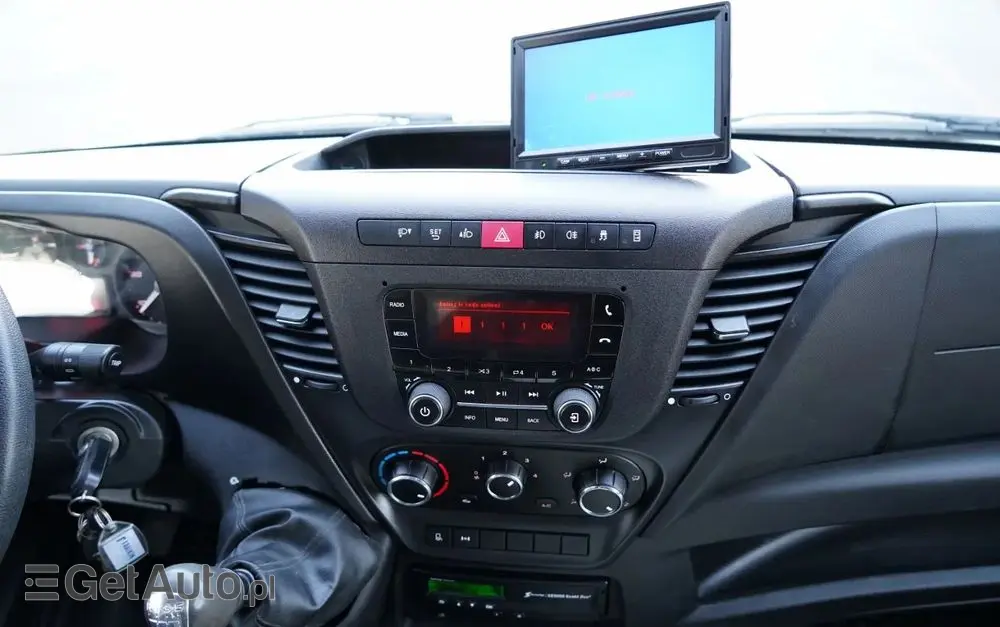 IVECO DAILY 70-180 / WYWROTKA TYLNOZSYPOWA 2,8 M / DMC: 7,0 T / BLIŹNIAK / BLOKADA MOSTU 