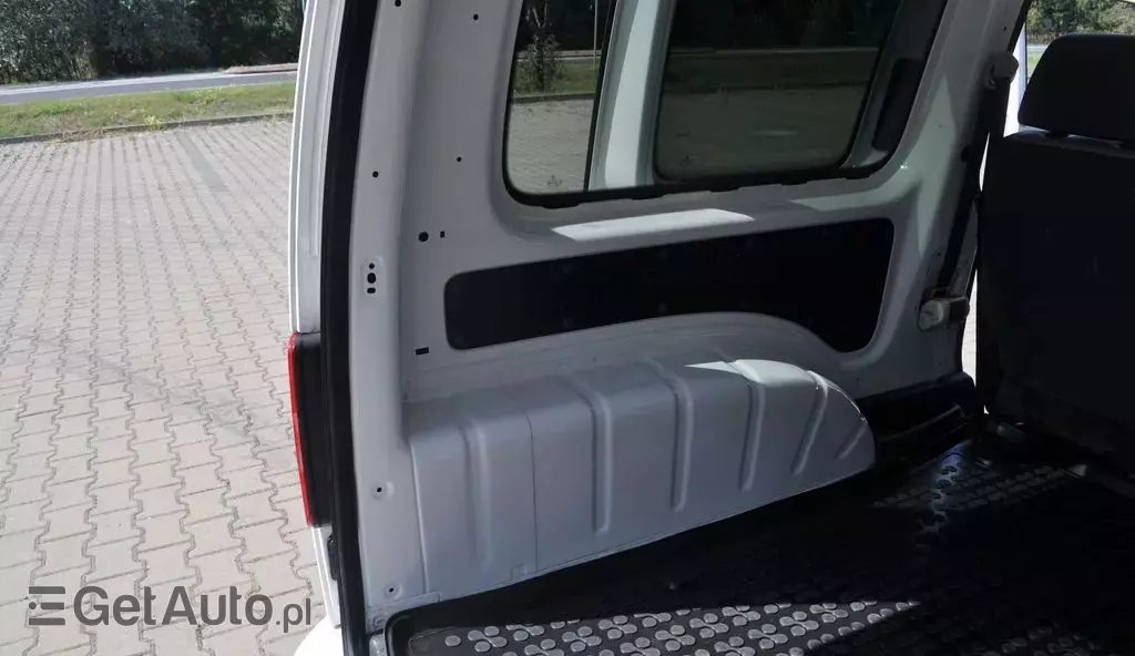 VOLKSWAGEN Caddy California 