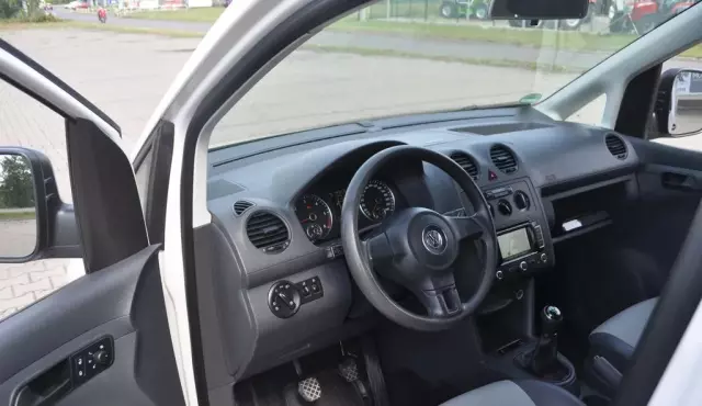 VOLKSWAGEN Caddy California 