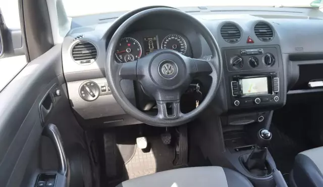 VOLKSWAGEN Caddy California 