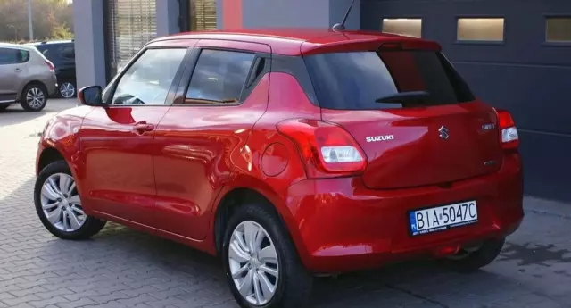 SUZUKI Swift 