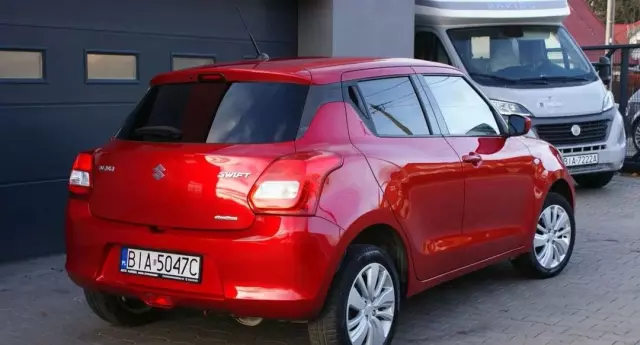 SUZUKI Swift 