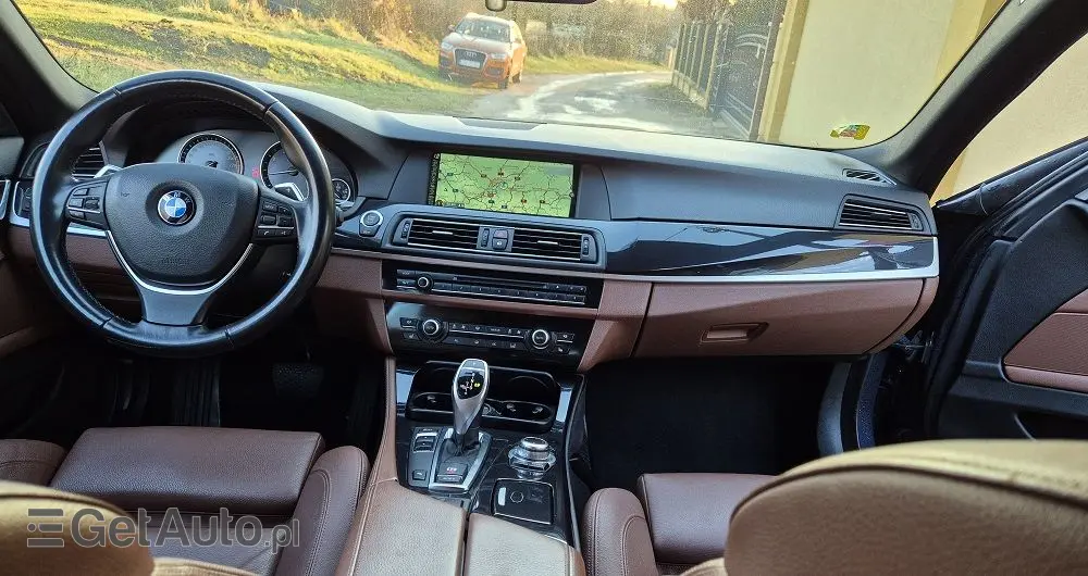 BMW Seria 5 520i Sport-Aut