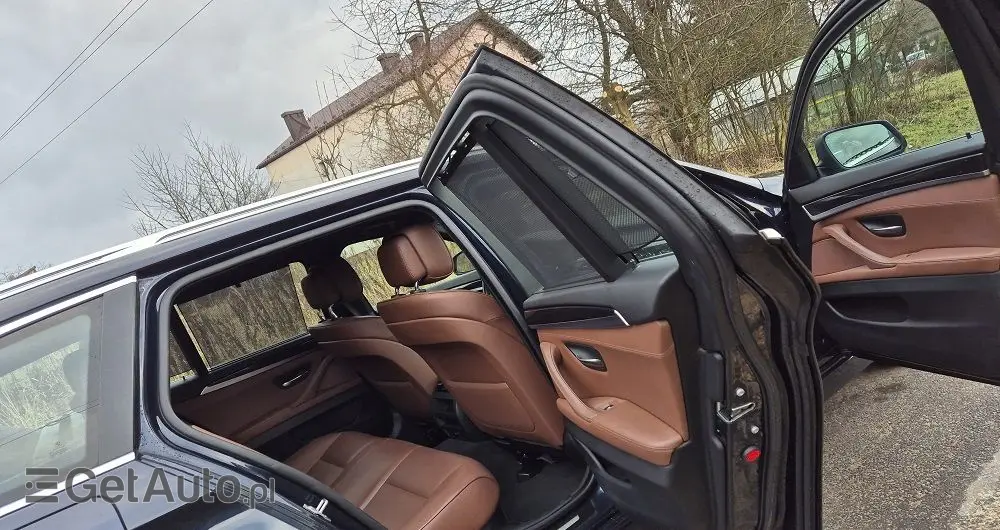 BMW Seria 5 520i Sport-Aut
