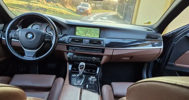 BMW Seria 5 520i Sport-Aut
