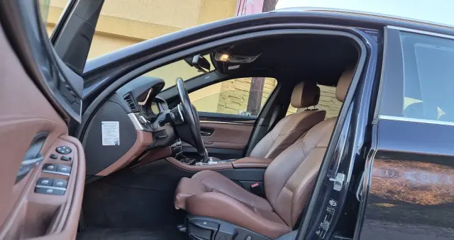 BMW Seria 5 520i Sport-Aut