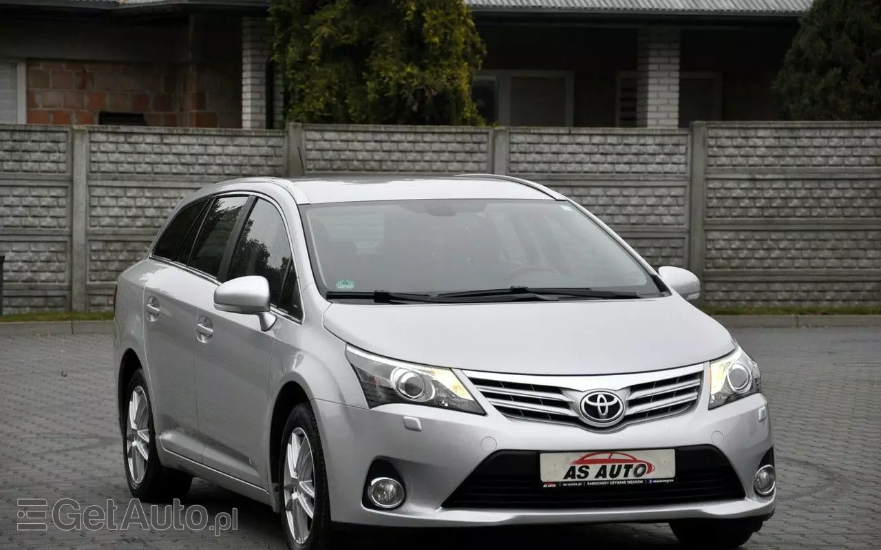 TOYOTA Avensis 1.8 Sol plus