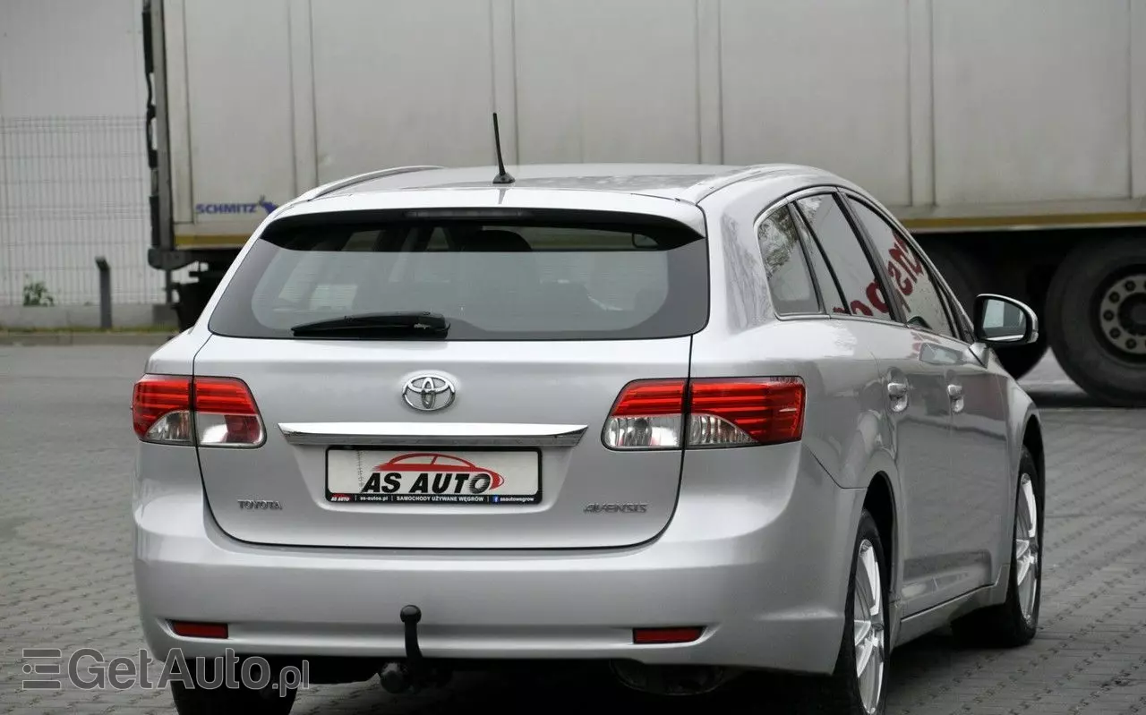 TOYOTA Avensis 1.8 Sol plus