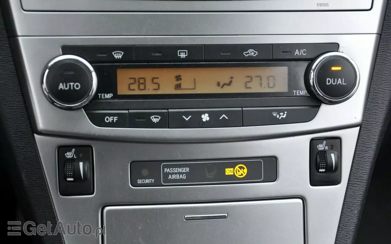 TOYOTA Avensis 1.8 Sol plus