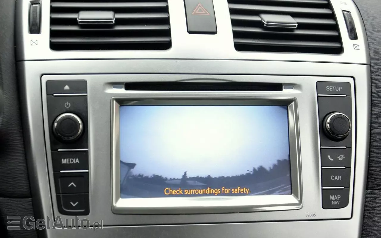 TOYOTA Avensis 1.8 Sol plus