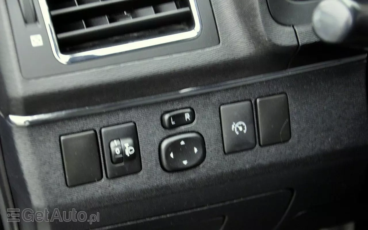 TOYOTA Avensis 1.8 Sol plus