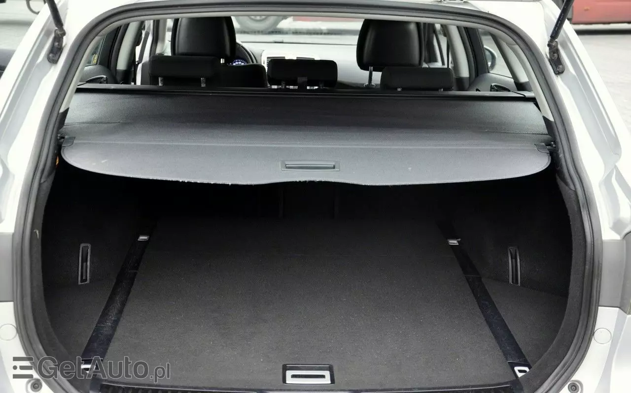 TOYOTA Avensis 1.8 Sol plus