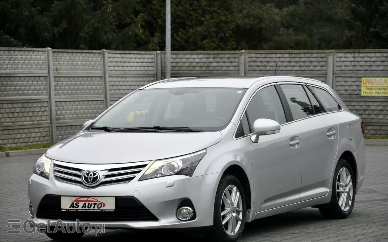 TOYOTA Avensis 1.8 Sol plus