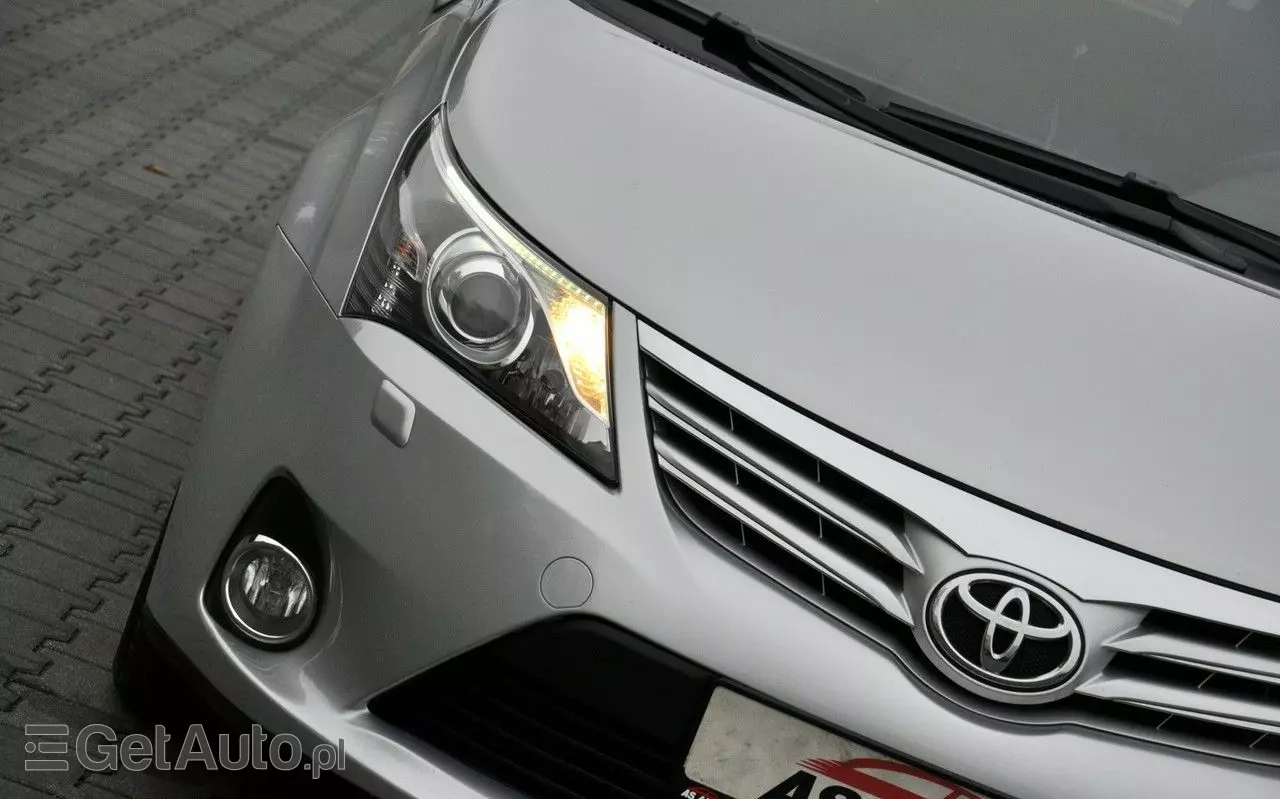 TOYOTA Avensis 1.8 Sol plus