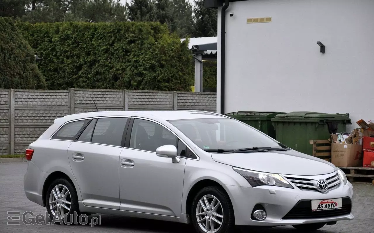 TOYOTA Avensis 1.8 Sol plus