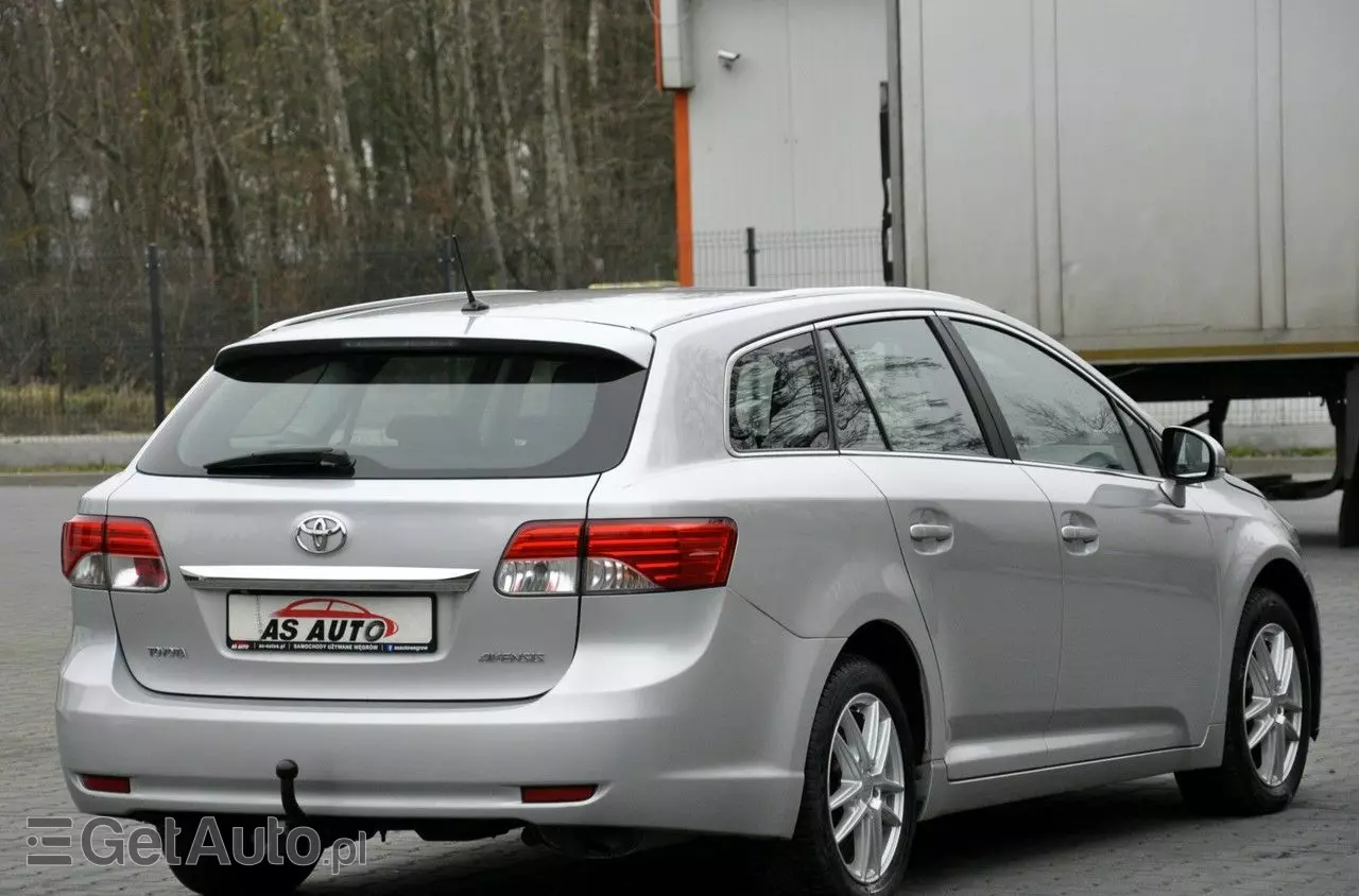 TOYOTA Avensis 1.8 Sol plus